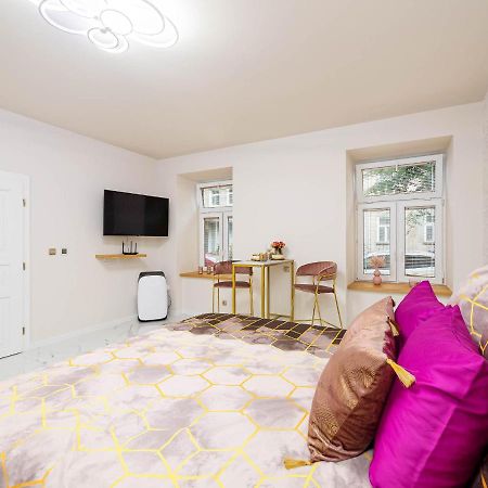 Apartament Gold Aleja Nmp 8 - Free Parking Czestochowa Ngoại thất bức ảnh